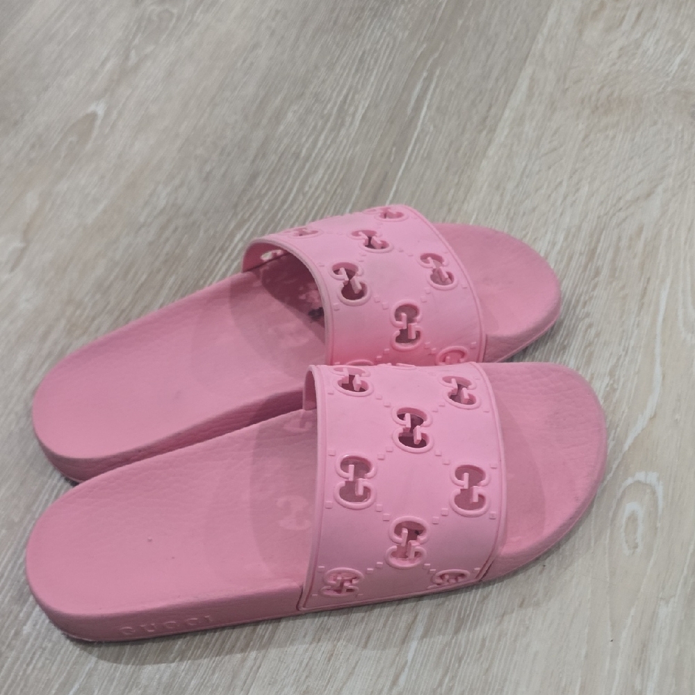Gucci Pink Women's Slippers